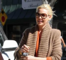 http://celebrity-bags.com/valentino-bags/katherine-heigl-and-her-valentino-leopard-tote
